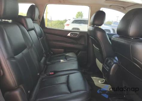 2015 Nissan Pathfinder S z USA, uszkodzony, nr VIN 5N1AR2MM3FC635445